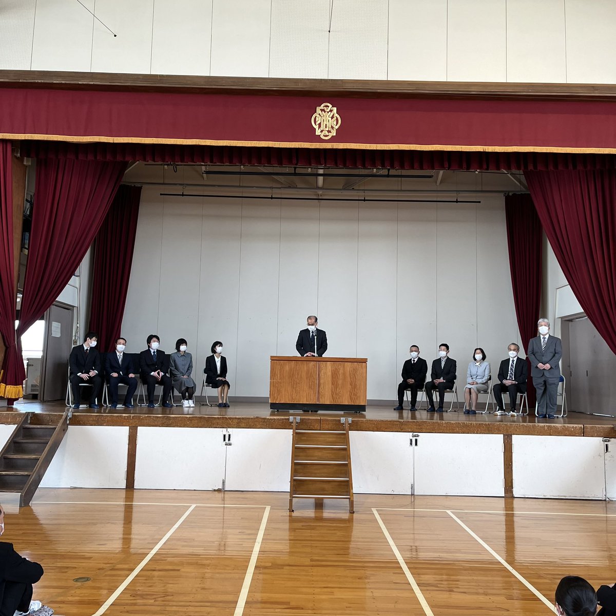 SchoolShimasho's tweet photo. 今日は令和３年度の離任式になり���す🥲沢山の先生方色々とありがとうございました😭😭
#島田商業
#離任式 https://t.co/xltkkpFKXJ