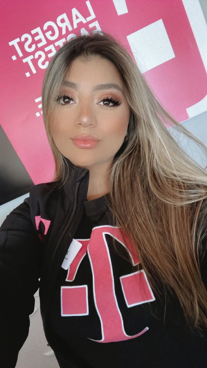 Oh yeah… i forgot to tell y’all I’m back 💖. This time a part of THE BEST team in the nation!!!!!! #TheCrown