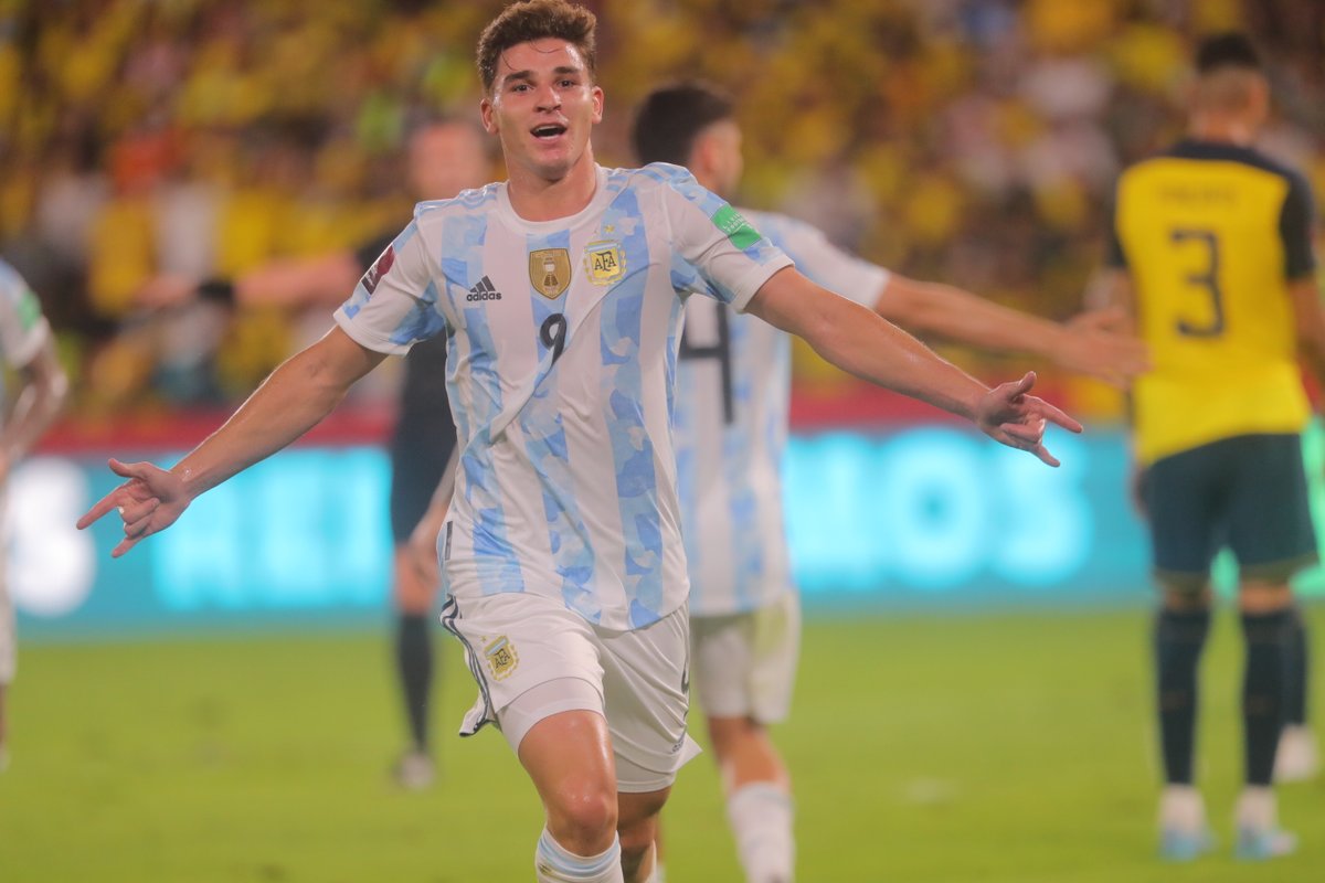 Argentina's tweet photo. 🏆 #Eliminatorias

🕷 Una araña internacional: pica en #Ecuador 😏 https://t.co/Ty9iAIeaGI