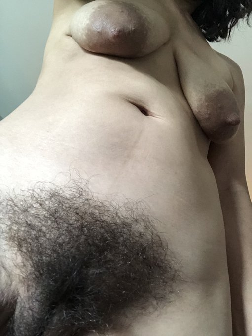 Fur panties✅
Saggy titties✅
#furpanties #saggytitties #Retro #retrobush #bush #hairybush #HairyWoman