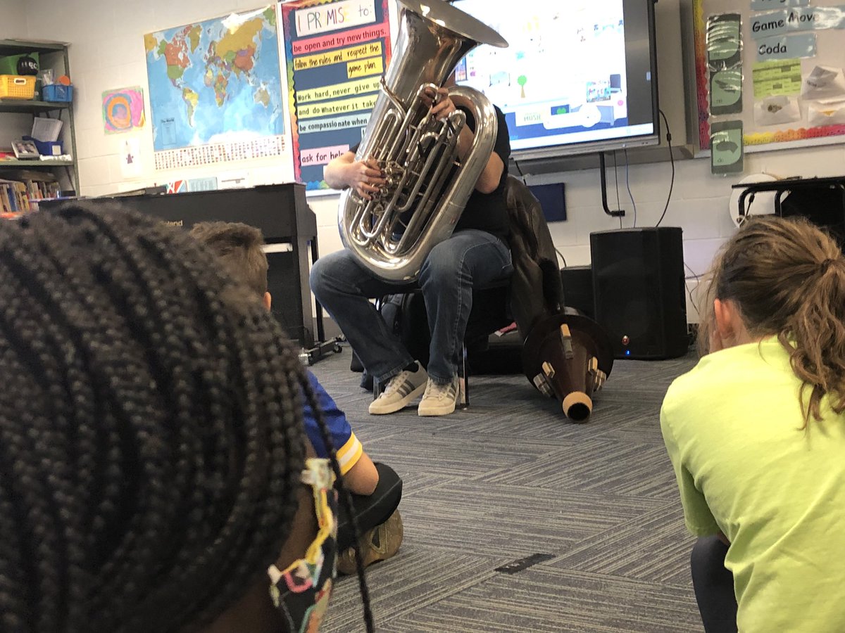 crosbykeys's tweet photo. 4th and 5th graders heard an exceptional tuba player from the @LouOrch today🎶! Sparking interest: “When can we learn that?!” #JCPSKY #jcpsmusic @BreckFrankES https://t.co/heuqR6qVwu