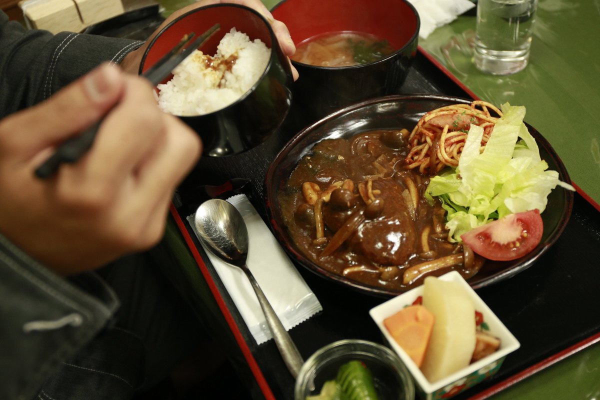 kikusaka_gohan's tweet photo. コロナ禍の中、本来なら楽しく会話しながら食事をするひと時も奪われてしまいました。1日も早く世界に平和が訪れますように…。 https://t.co/sfDRSzVmfr
