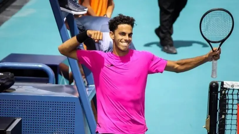 RED92cadadiamas's tweet photo. 🎾➡️ | #DeportesRED92 | #Tenis | #MasterMiami

Francisco Cerúndolo clasificó a los Cuartos de Final

El argentino sigue avanzando en el Master 1000 de Miami, esta vez venció a Tiafoe, en un cotejo que se extendió por más de dos horas y media.

https://t.co/7cs2Mxg77C https://t.co/EzMw5ClQyp