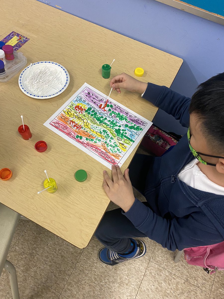 Ms_NatYoung's tweet photo. Our love for polka-dots and Springtime grew into an art unit about lines/shapes, Japanese artist Yayoi Kusama, and the story of her life as a modern artist “From Here to Infinity”. 
🌷🟢🟣🟡@MuseumModernArt https://t.co/XkfEQXUe0g