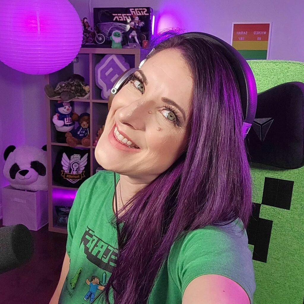 SmilinSarahK's tweet photo. Hardcore Hustle!
Now Live!
https://t.co/kjzoXxEFGz
.
.
.
.
#purplehair #purple #teamb42 #phoenixcartel #centerstage #panda #minecraft #rubycraft #minecraftbuilds #smp #vmix https://t.co/7azkscKDvV https://t.co/LgGcgMAdp0