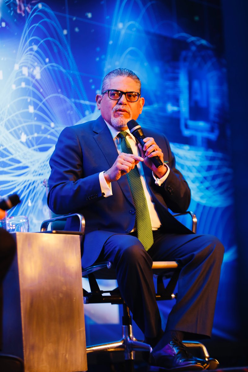 quezadap's tweet image. Durante el #TechTalk2022 exponíamos cómo desde la @OGTIC hemos trabajado para poner al servicio del Estado los recursos técnicos y profesionales para lograr la implementación de las TIC en las instituciones.