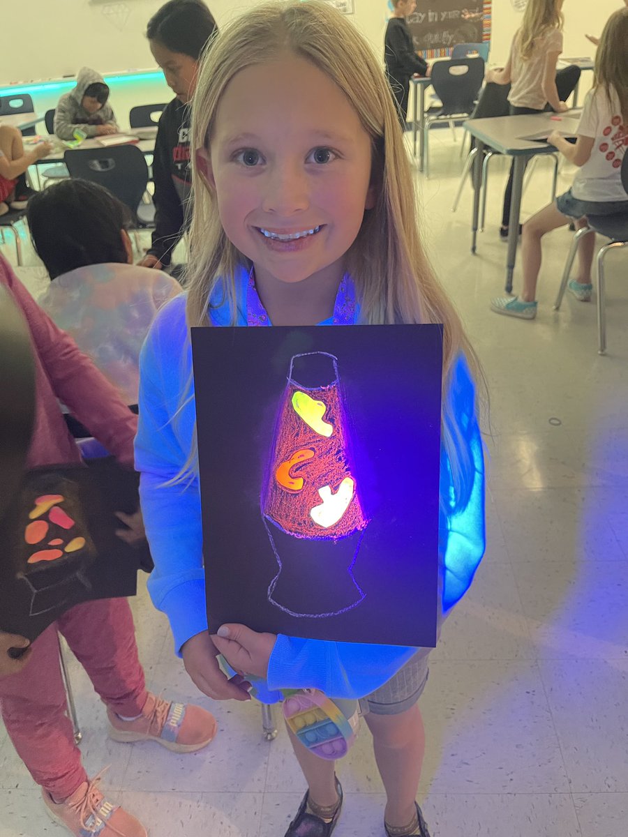 uplandheights's tweet photo. Lava lamps in 3rd grade… https://t.co/MDhWxFgXzf