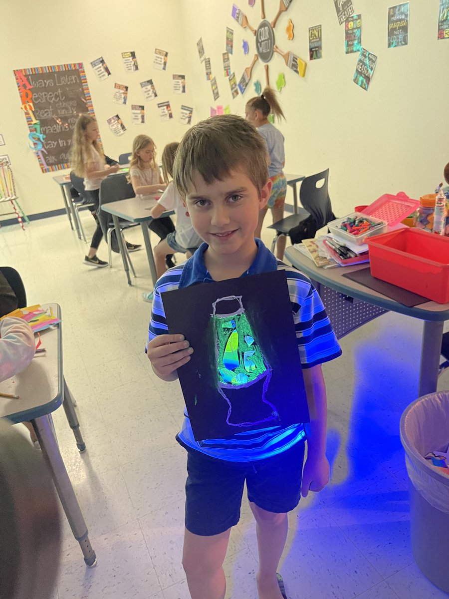 uplandheights's tweet photo. Lava lamps in 3rd grade… https://t.co/MDhWxFgXzf