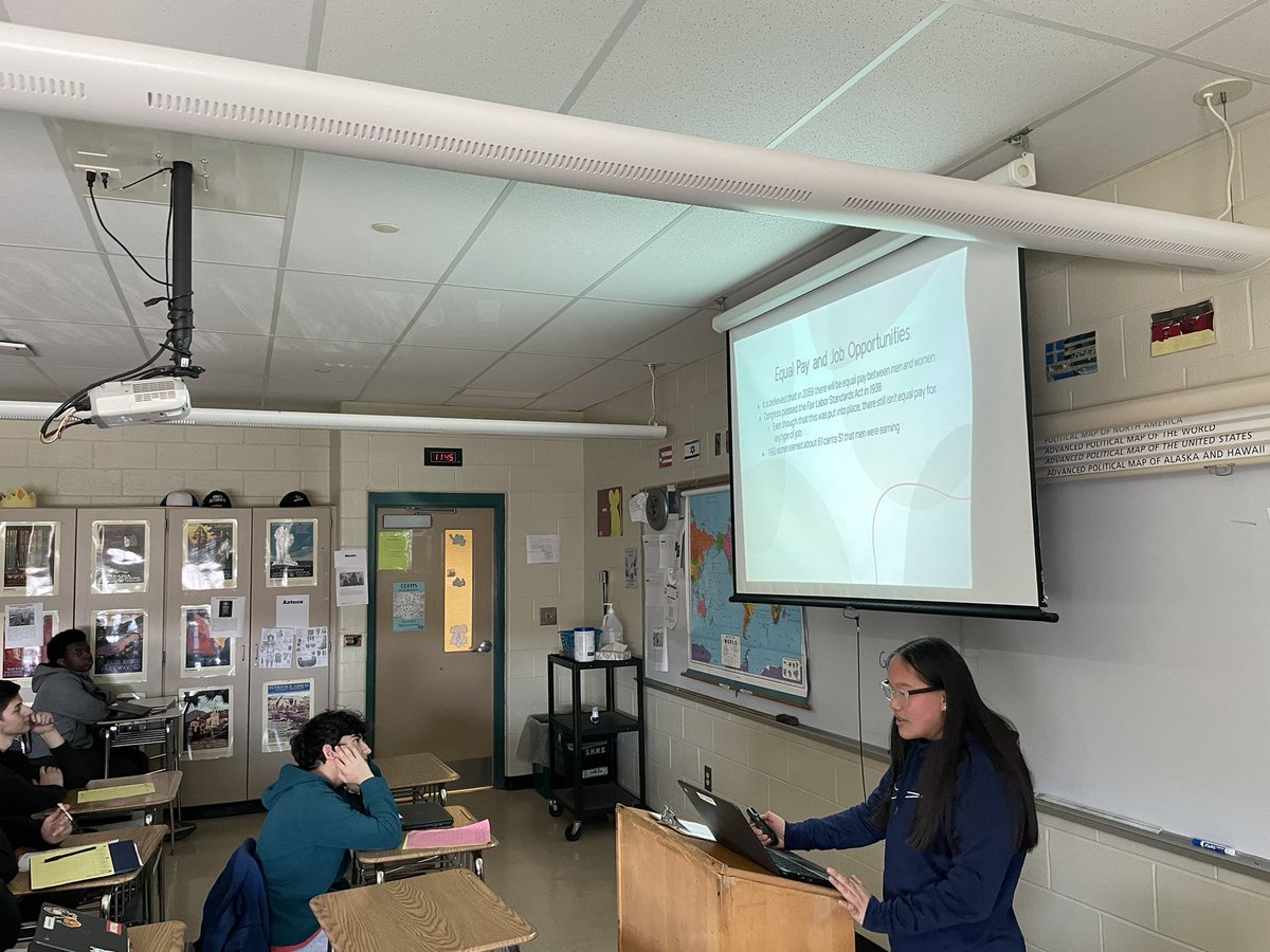 MrPitts17's tweet photo. Shoutout to Sophie T. for giving an awesome presentation on Women’s History Month to my Block 3 class. Her classmates were an engaged audience and learned a lot. #ProudTeacherMoment #WomensHistoryMonth https://t.co/Zw7N8XrWrt