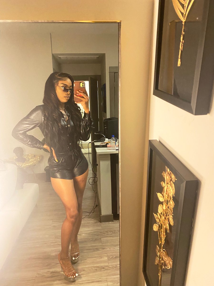 Amor_Chardonnay's tweet photo. I still We Still Fine as fuck 😍😎#SingleLiving https://t.co/sWQo3MAHtv