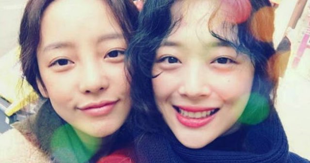 ccpeaches_'s tweet photo. 🍇| Abro hilo de fotos de Sulli con Goo hara 

#HappyJinriDay #OurBelovedAngel #JinriDay #OurLittleMiracle #OurSweetPeach #HappyBirthdaySulli #WeLoveYouJinri #OurGirlOnTheMoon #TheBrightestStar #HappySulliDay #PeachesForJinri https://t.co/DdFFzuRvXM
