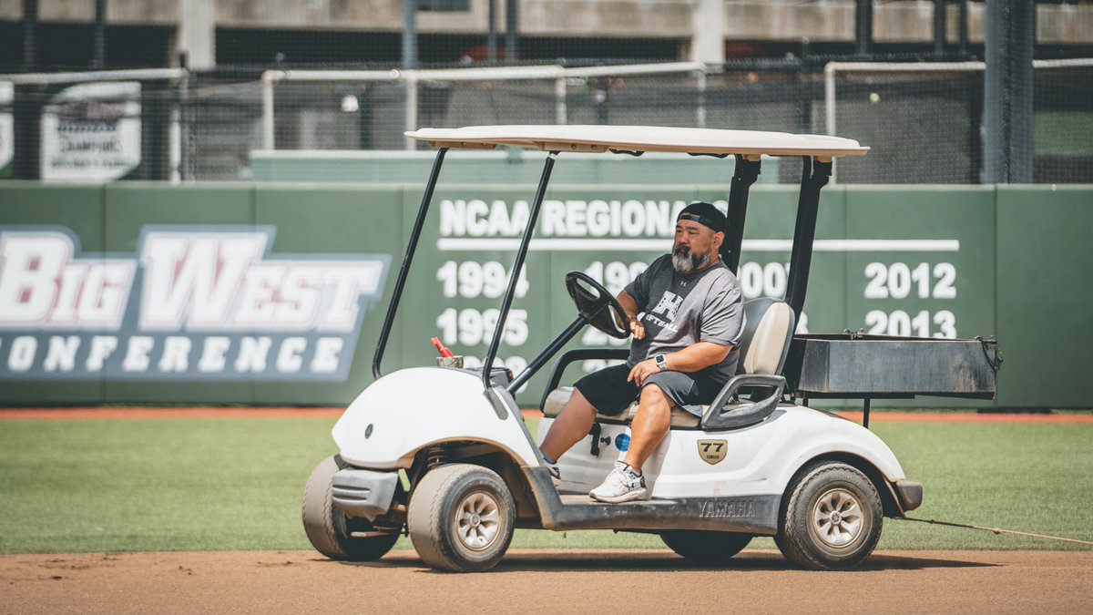 HawaiiAthletics's tweet photo. Not all heroes wear capes. Some drive golf carts and go by one name... 

#GoBows https://t.co/6rN4wTjT94