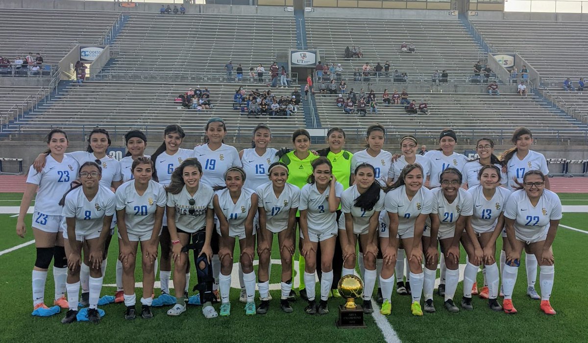 MiguelMendezSE's tweet photo. San Eli wins 3-1 against a very good Brownwood HS team. Playoff soccer at its best! Very physical and tense game. Thank you all who came out to support and those are home with the well wishes. Yo si le voy...le voy a San Eli! #sehsthebest https://t.co/knxZhMuF55