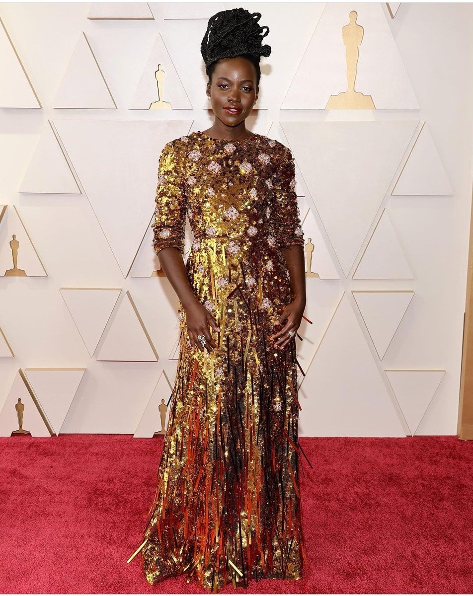 OfficialCJUE's tweet photo. This is a Lupita Nyong'o appreciation post! How stunning? ❤ #Oscars https://t.co/YEQXtxGEGh