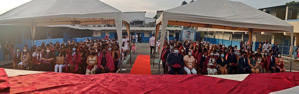 monka78's tweet photo. Dialogamos sobre la importancia de la formación y la continuidad de los procesos con los docentes mentores del distrito #09D04 y participé también de la emotiva ceremonia de graduación del plantel Aida León de Rodríguez Lara https://t.co/VIvktxTRU9