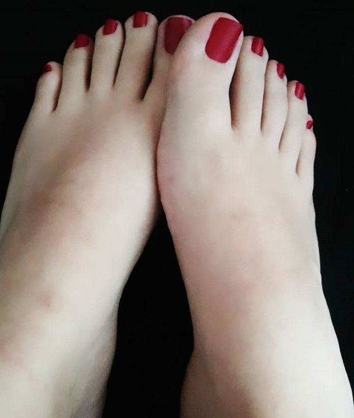 Jessy1Goddess's tweet photo. Suck the feet https://t.co/pSNCwXCi73