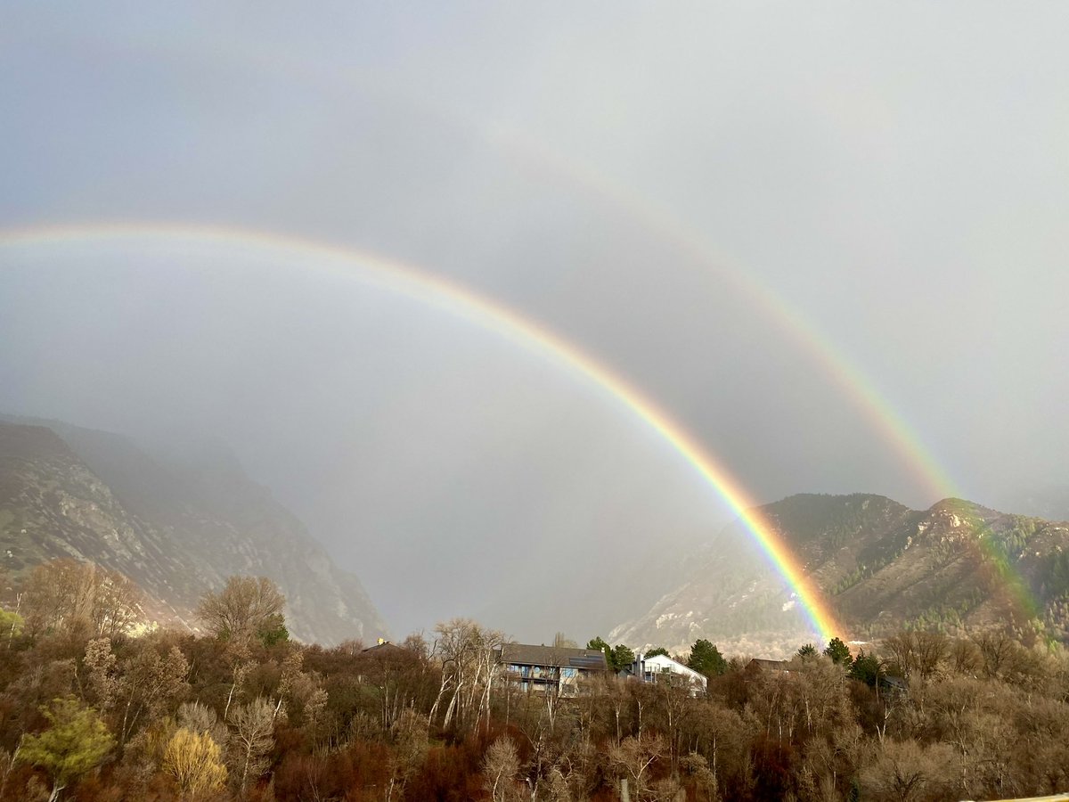 sjensengoblue's tweet photo. Little Cottonwood showing off some spring colors. @NWSSaltLakeCity https://t.co/2s1KAg9cE4