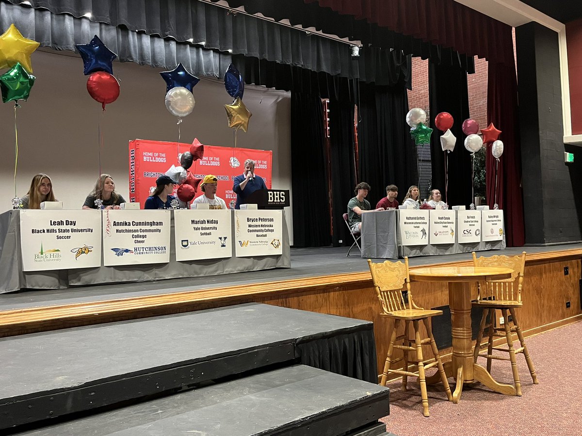 BrightonBulldo2's tweet photo. Congrats to all the Bulldogs that signed today! Huge “we are so proud of you” to Mariah. Yale is getting a good one. Once a Bulldog Always a Bulldog! https://t.co/SfJjlTO6c3