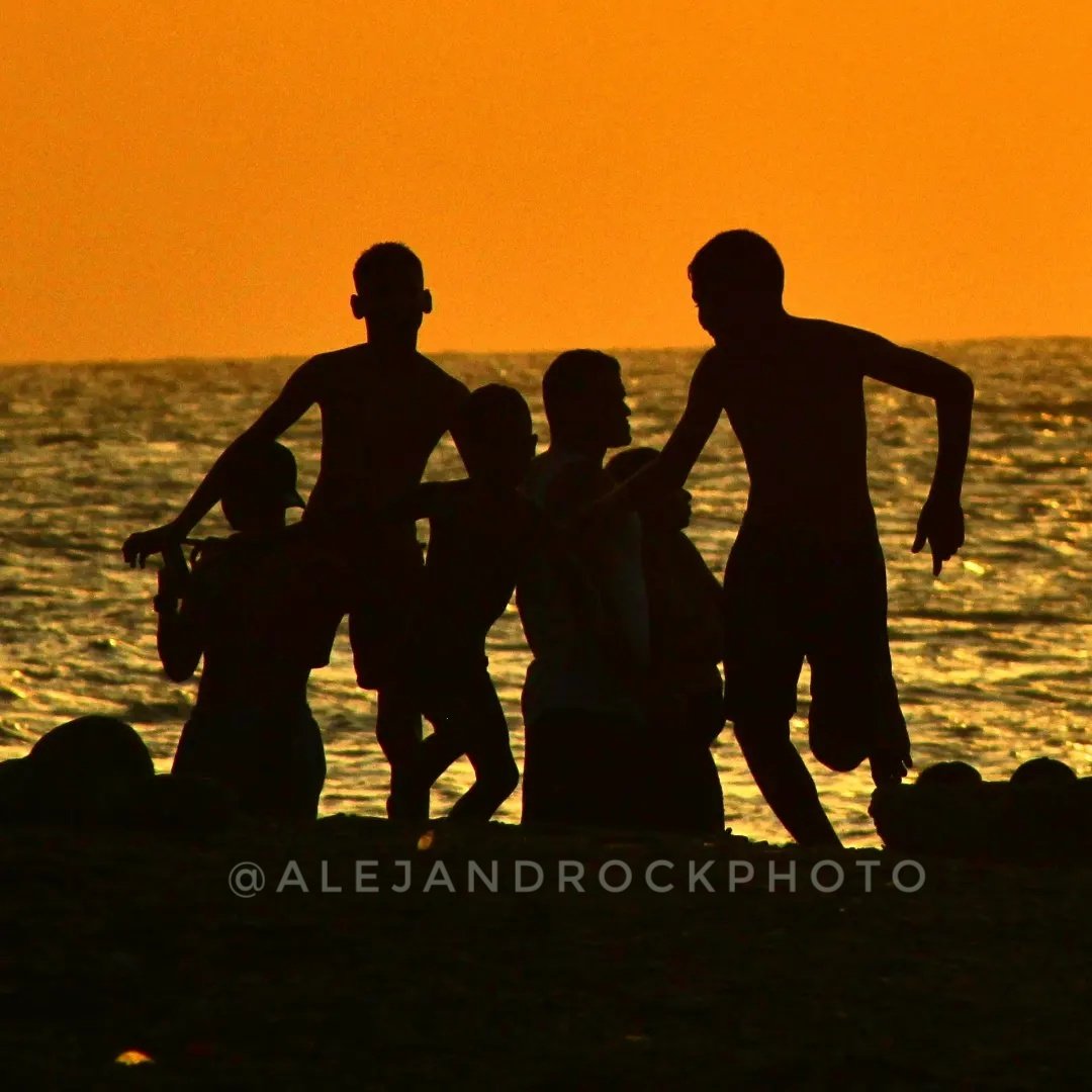 ALEJANDROANDEL's tweet photo. Mientras tanto, en nuestra Costa, la alegría permanece vivaaa...
Fotografía:@ALEJANDROANDEL
Las Salinas- Estado La Guaira https://t.co/rnMliv3Vr9
