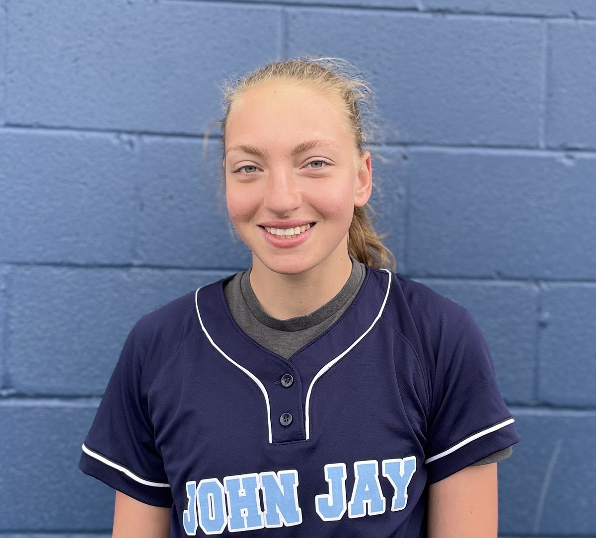 JjhsSoftball's tweet photo. MEET THE JJHS VARSITY TEAM
Senior Deanna DeCaro plays center field, is quick on the bases & has a strong lefty bat ➡️ at JJ she has competed in multiple sports incl. swimming 🏊♀️cross country🏃♀️track & field She will be playing softball at St Thomas Aquinas College 🏫in the Fall https://t.co/AOYDX5pANK