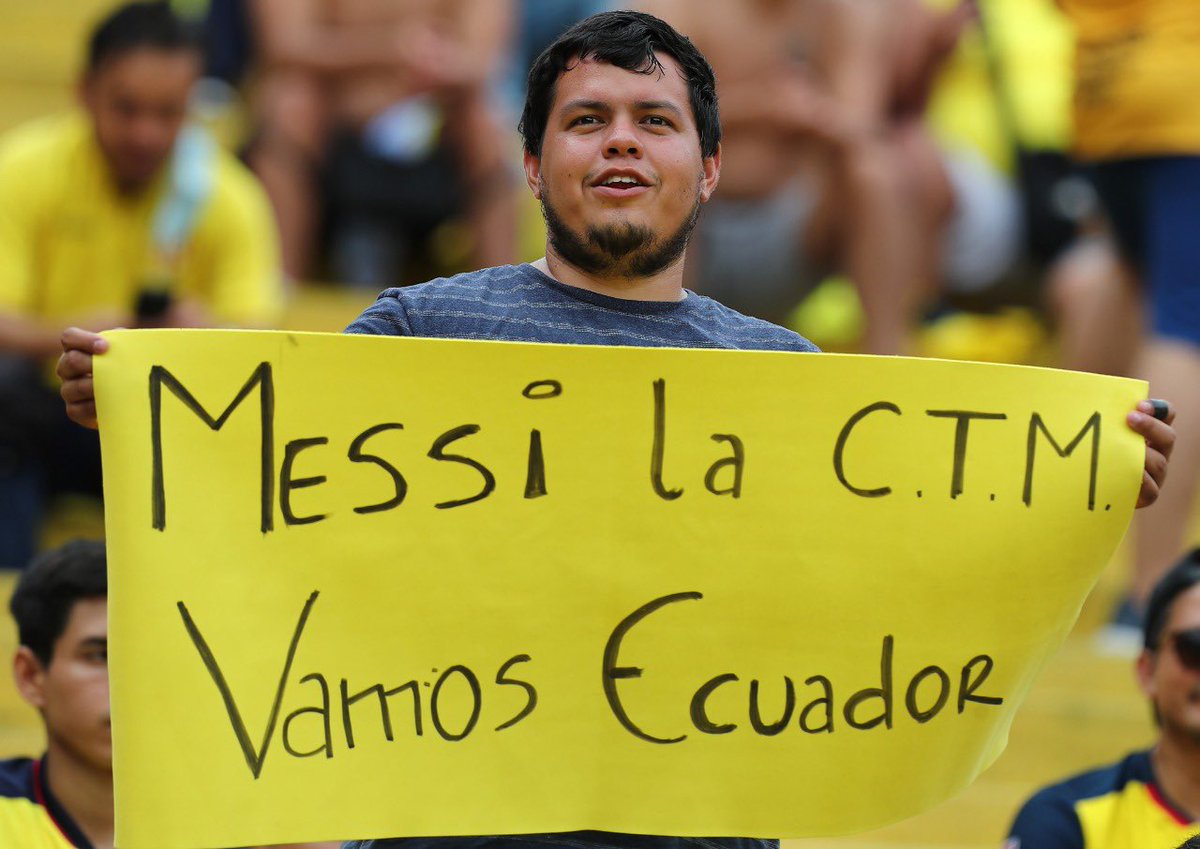 LuifinoFonseca's tweet photo. La guayaquileñidad al palo | @DiarioOle #EcuvsArg https://t.co/KxQCDWJ09i