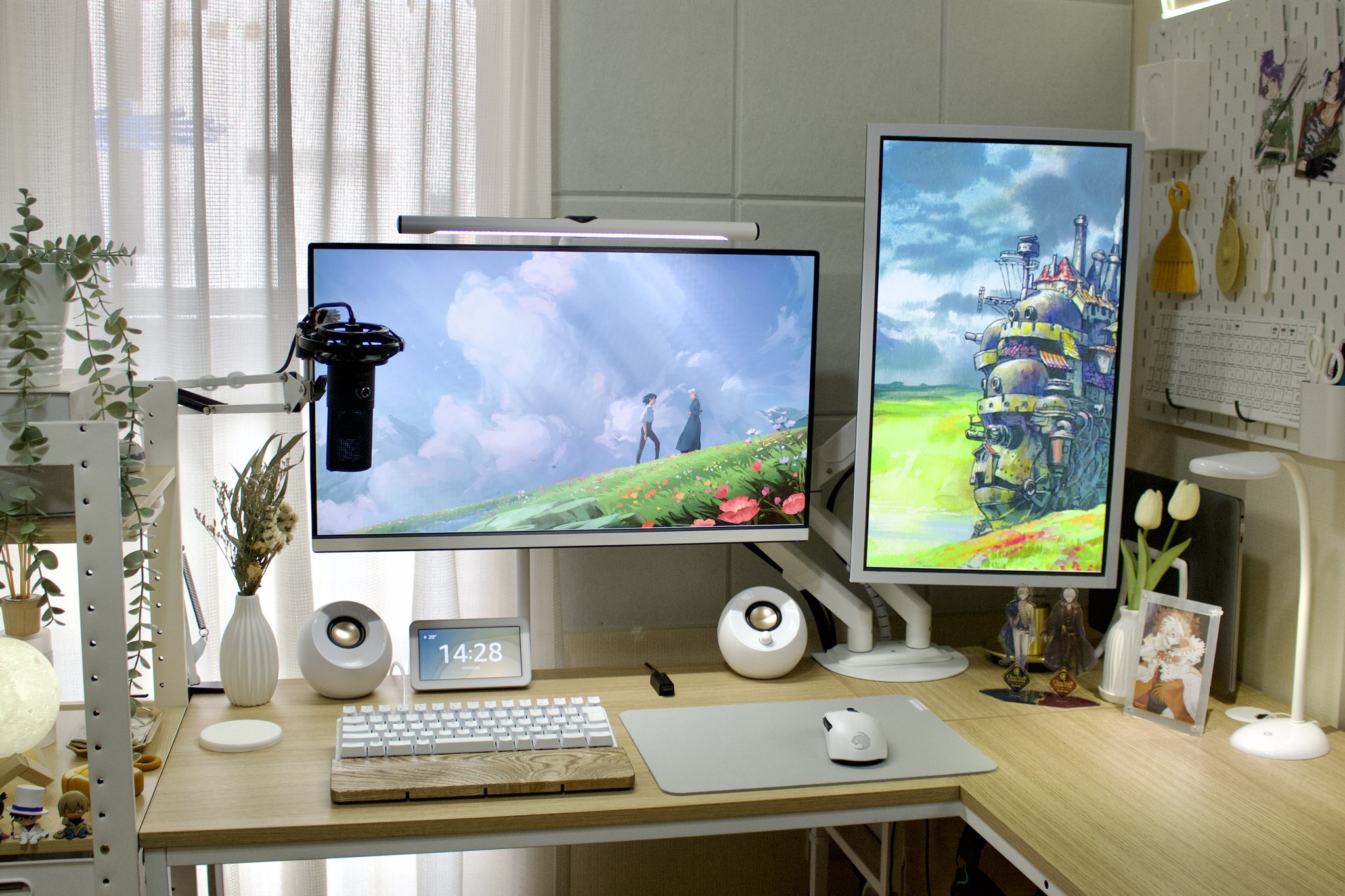 Arinko 壁紙ハウル仕様に変えてみました 小物もいい感じだ お前らのpcデスク周り晒していけ みんなのデスク環境 T Co Slp0oup8bg Twitter