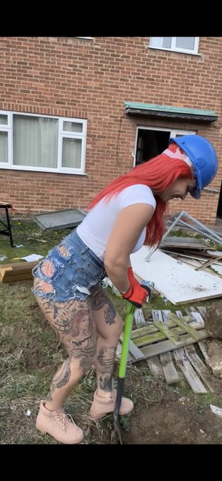 Monday morning compared to Saturday night? Get you a girl that can do both. #workinggirl #slut #partygirl<a href="/tag/workinggirl"class="tags"><span>#workinggirl</span></a><a href="/tag/slut"class="tags"><span>#slut</span></a><a href="/tag/partygirl"class="tags"><span>#partygirl</span></a>