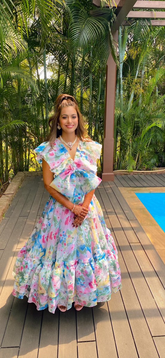 OjasRajani's tweet photo. Barkha giving us summer vibes for her brunch party π»ππ§‘
Makeup & Hair - @OjasRajani
Bride - Barkha
Outfit - @gauriandnainika
Event Planner - Refuge Events
Location - ITC Grand Goa
#indianmakeup #bigfatindianwedding
#weddingmakeup #makeupjunkie #goawedding #weddingingoa https://t.co/TYB8MHypgz