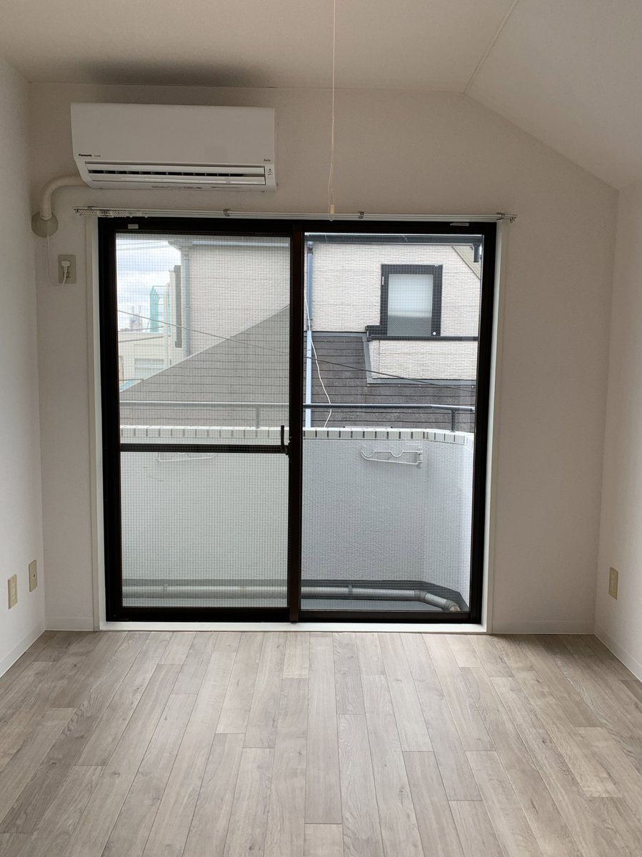 RooBal_RE's tweet photo. 下落合駅にあるルーフバルコニー👏
1Kのシンプルなお部屋ですがリノベーション済みでとても綺麗です✨ https://t.co/jtwRSXXcgC