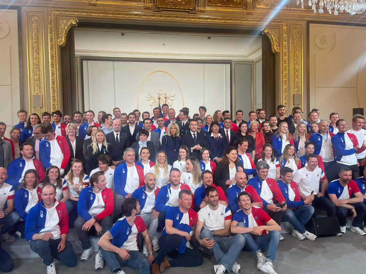 AnneGrevy's tweet image. #Elysee #FFS #JO célébrations des athlètes