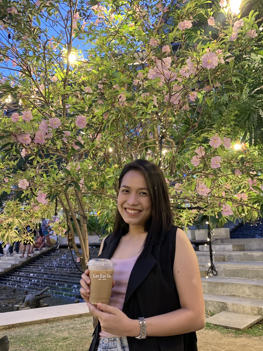 leteatgoph's tweet photo. Kulay Rosas Ang Bukas 🌸☕️
📍Water Garden, @festivalmall, Alabang, Muntinlupa City
#LetEatGoFeatures
#IcedCoffee #BrewedGoodies
#LetEatGo x #FestivalMall https://t.co/JlxE9byxVn