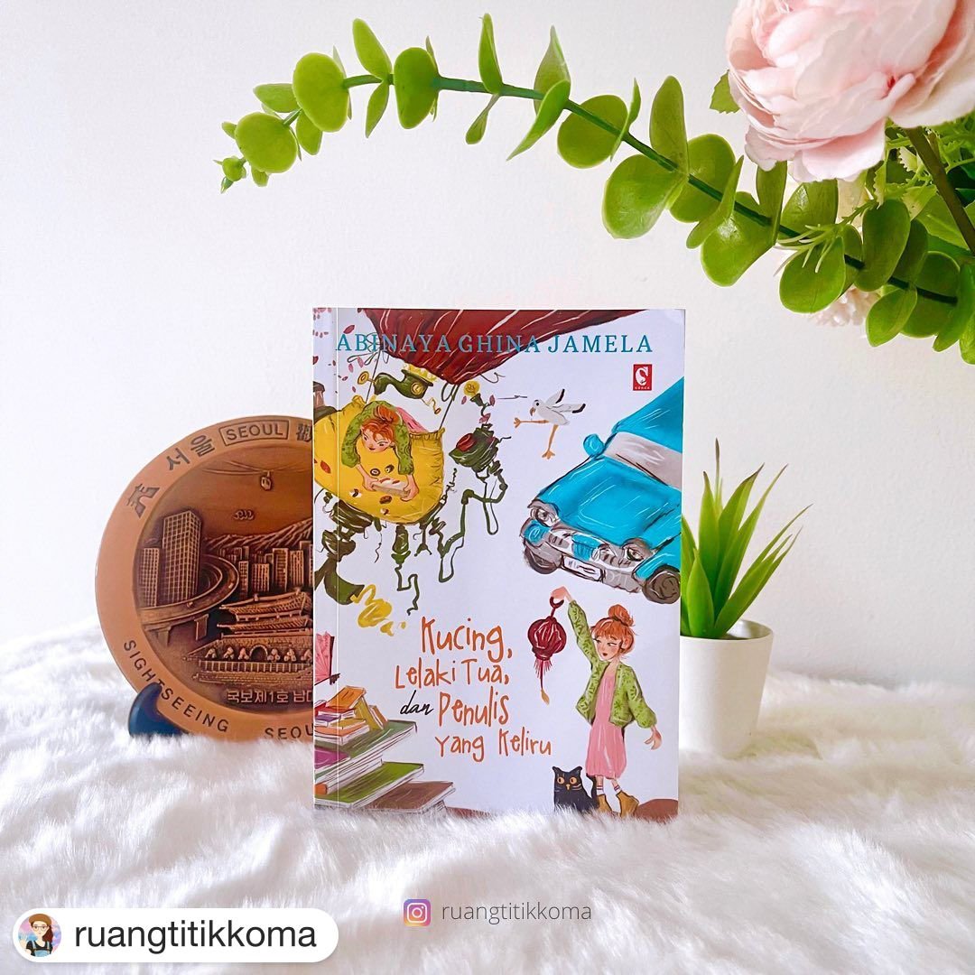 #Repost @ruangtitikkoma 
“Mungkin karena Naya masih dianggap penulis anak, maka bentuk kritik atas karya Naya relatif sedikit. Tapi kami pelan-pelan berusaha mempersiapkan itu.” Demikian jawaban yang kurang lebih disampaikan ibunda Naya.