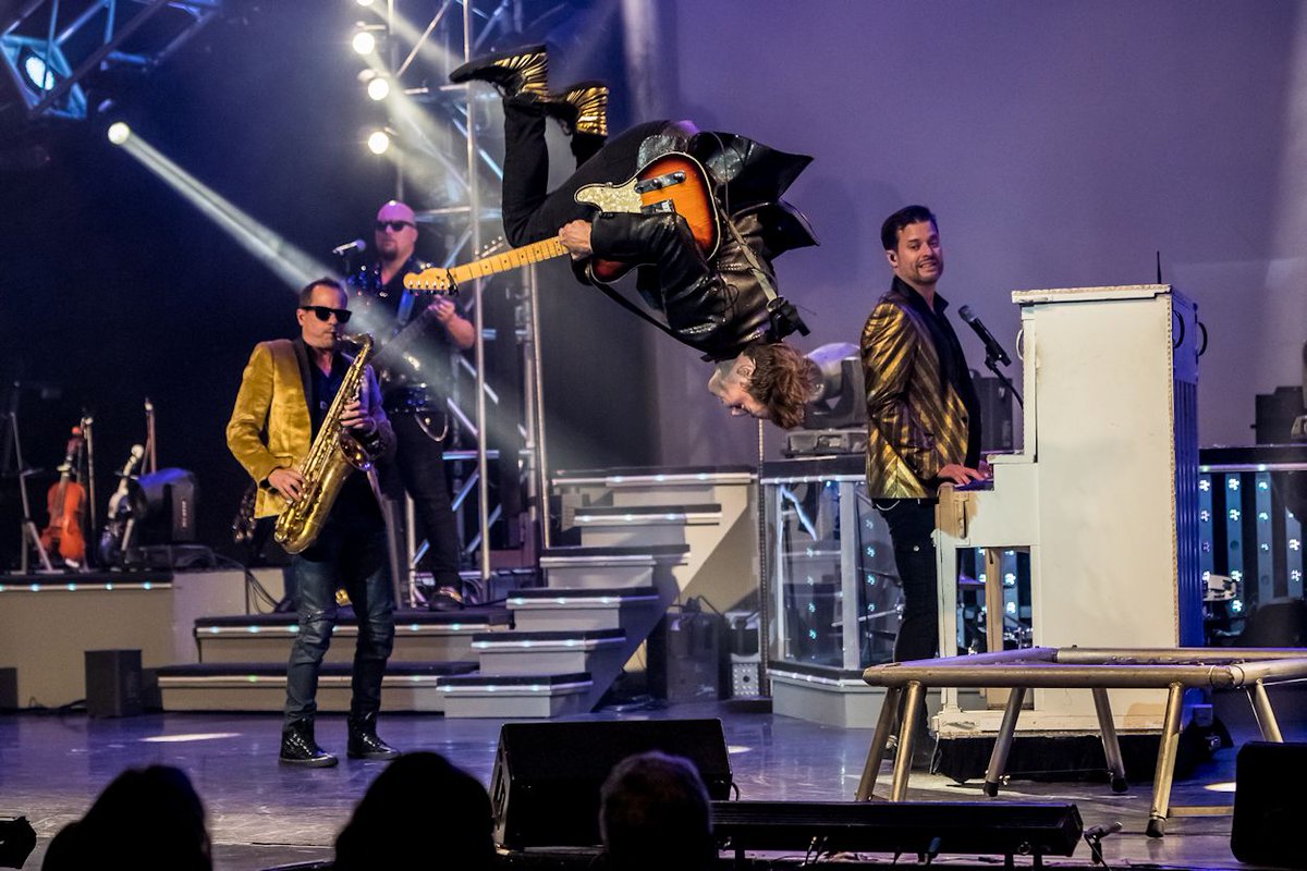 TGCPhoto's tweet photo. Sometimes you have music at a gymnastics event.
And sometimes you have gymnastics at a music event!
#MixEmUp
@the_haygoods
#ExploreBranson https://t.co/KcmenwyGIP