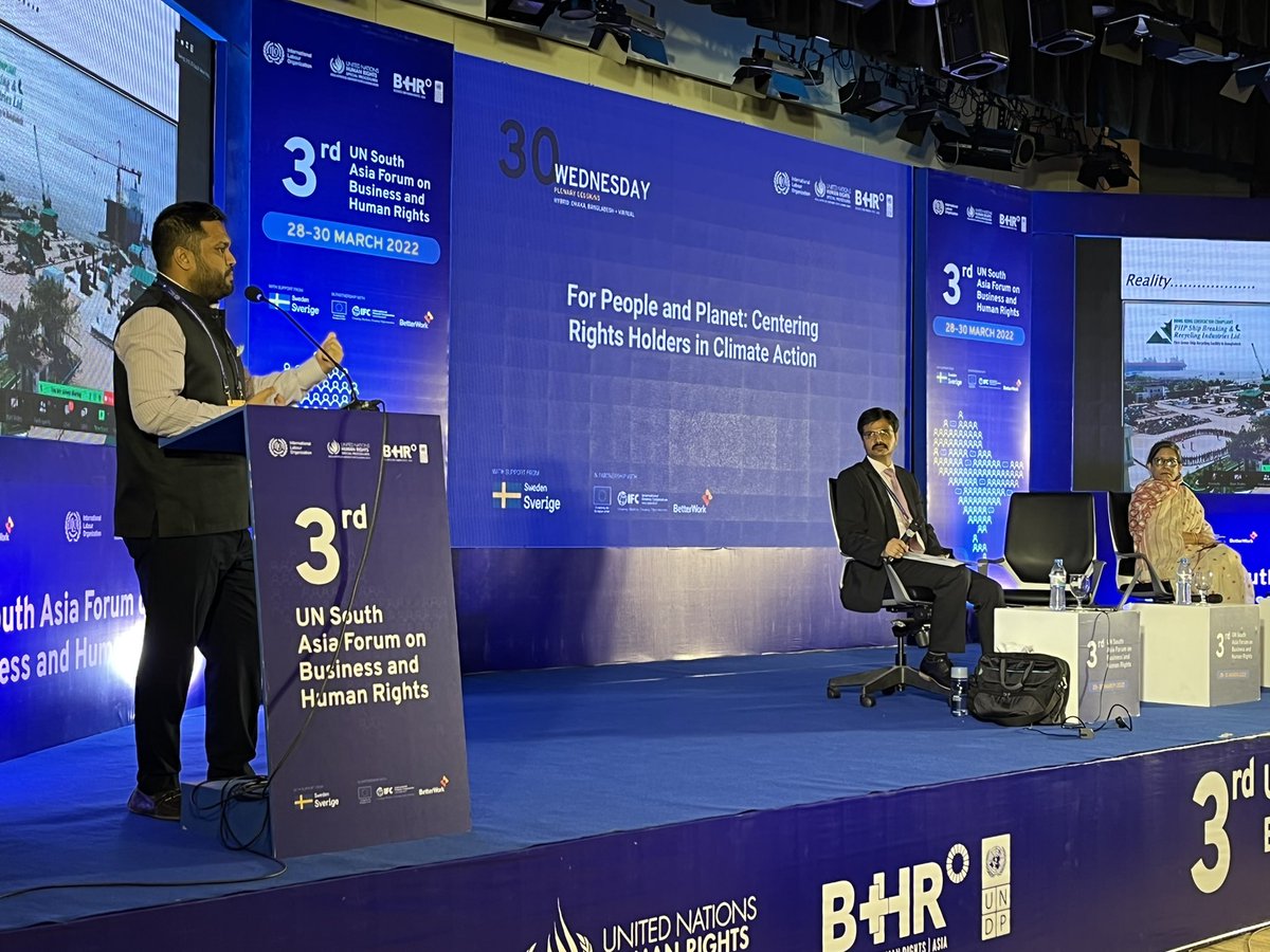 BizHRAsia_UNDP's tweet photo. We shouldn’t wait until an accident happens. Each industry should come together to chart the way forward to tackle #climatecrisis and ensure #humanrights are respected.

@mdzahirphp showcases example of 1st ship recycling yard in 🇧🇩 at the #UNSAF on #BizHumanRights https://t.co/PiLgg2ziSb