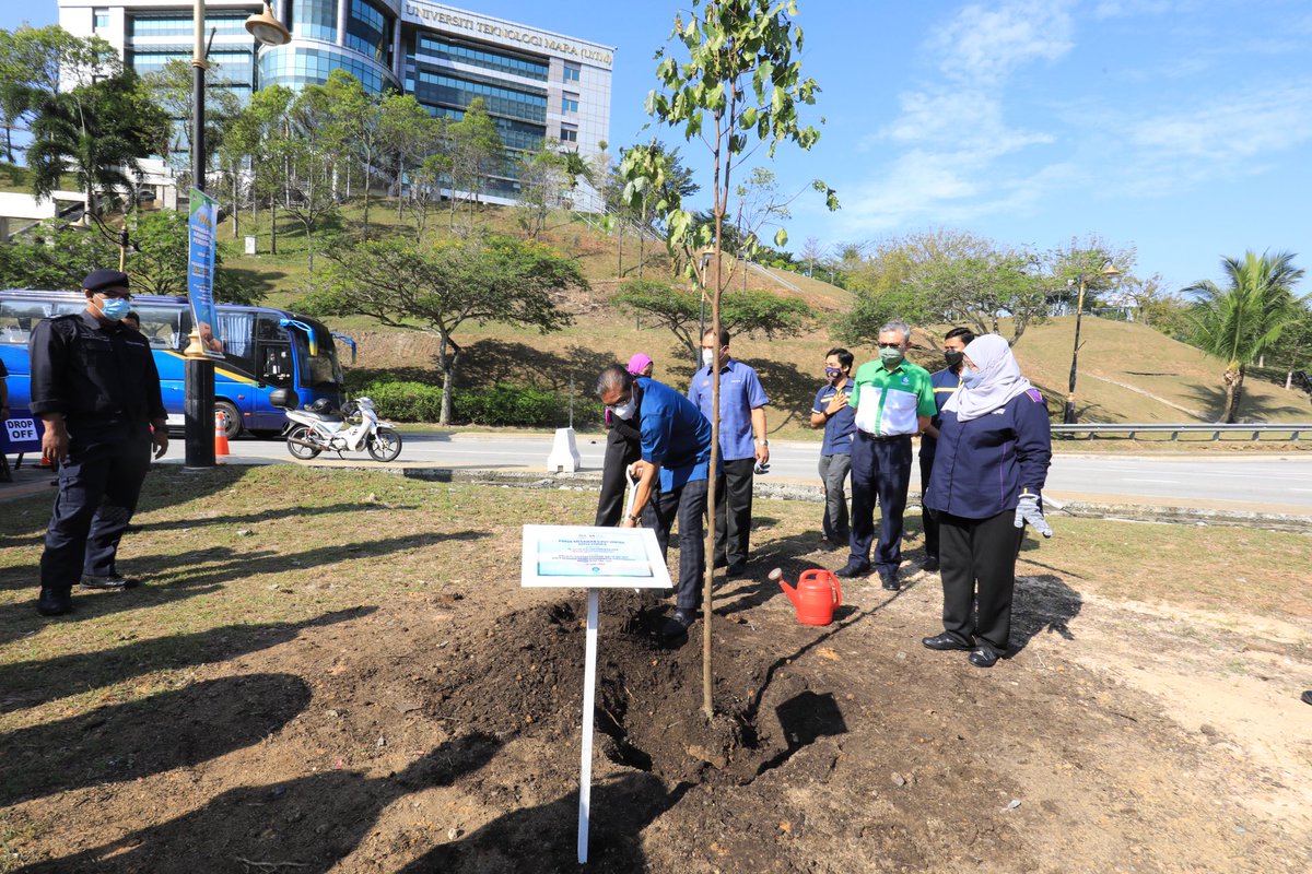 PELANCARAN PROGRAM ‘ONE TO ONE TREE’ DAN MAJLIS MENANDATANGANI MEMORANDUM PERSEFAHAMAN ANTARA YAYASAN HIJAU MALAYSIA DAN UNIVERSITI TEKNOLOGI MARA (UiTM) 

#KeTSA
#KeluargaMalaysia