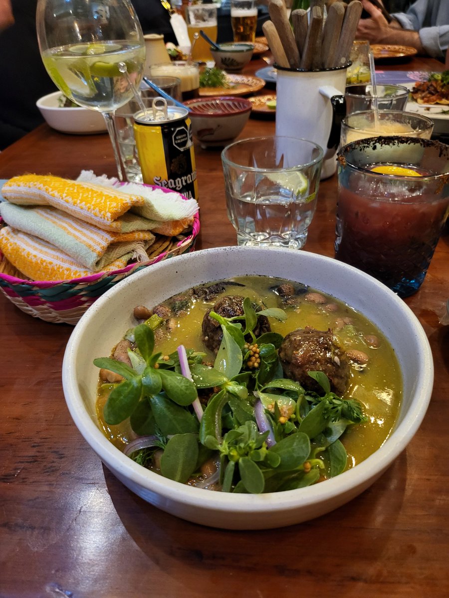 trevorjonesart's tweet photo. Amazing dinner at @FondaFinaMX with the gang. https://t.co/ShxUCl1WiS