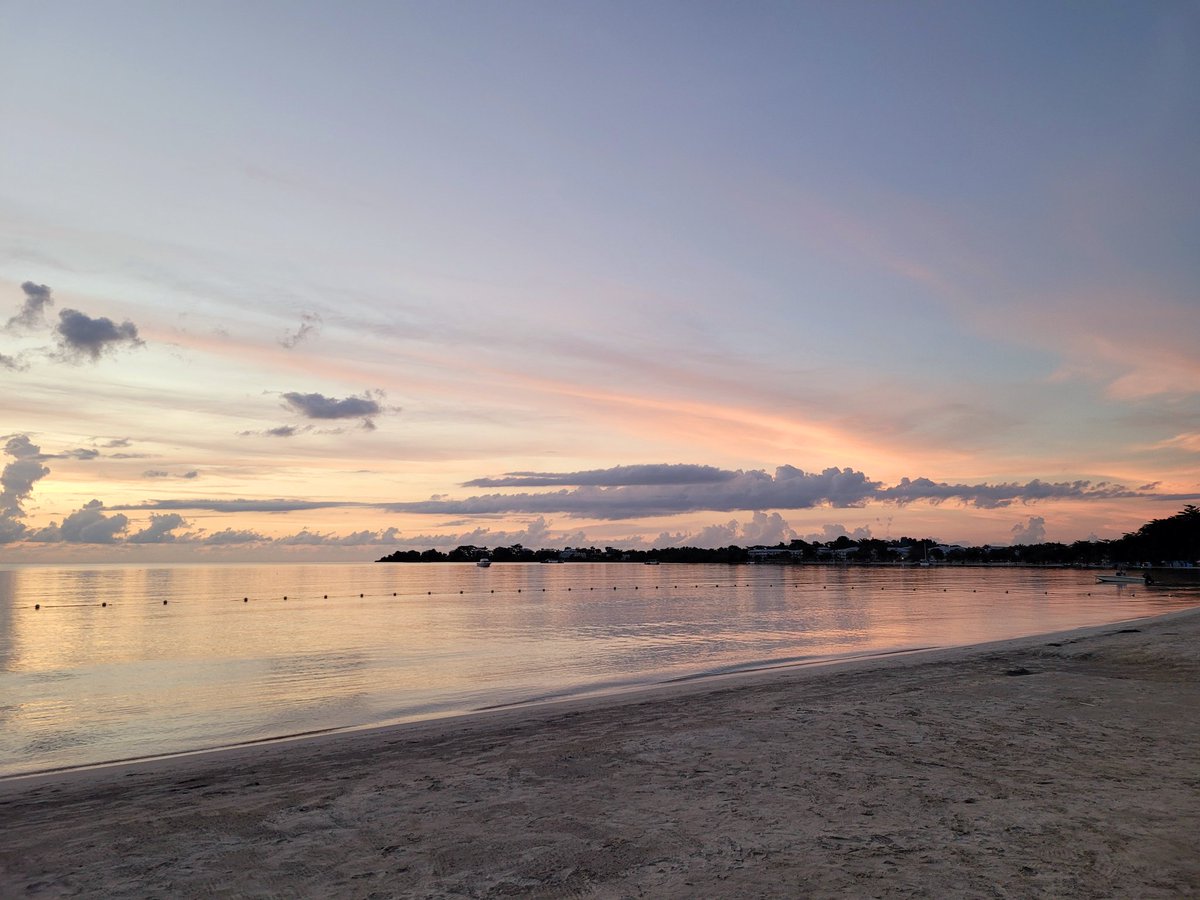 NdinB_'s tweet photo. ~ Never go too long without watching a Sunset ~ https://t.co/oOcl7rnXUf