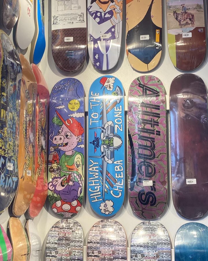 _B_Lee's tweet photo. Never did I think our boards would be in Skateshops. Cherish your dreams one day they’ll come true https://t.co/rZVOlwWNqa