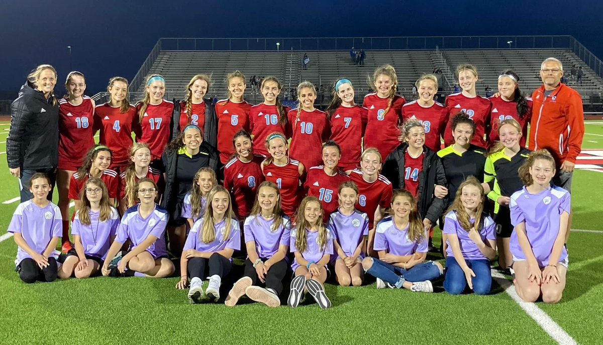 AREA CHAMPS! congrats to our Lady Raiders on the win again the Lady Jays tonight! let’s keep going! and a special thank you to our little girls for traveling from Lumberton! 🤩⚽️ #gother 

mandi-⚽️⚽️⚽️⚽️
sydney-⚽️⚽️
meris- ⚽️