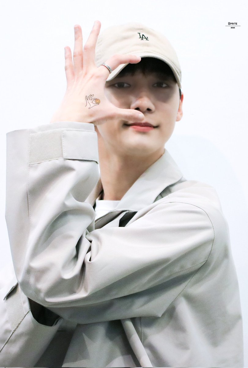 spriteknk0303's tweet photo. 220321 KNK PREMIUM LIVE in TOKYO 2022
#크나큰 #KNK #지훈 #김지훈 #JIHUN #ジフン #지훈짱짱 @KNKOfficial220 https://t.co/smPZZYglbX