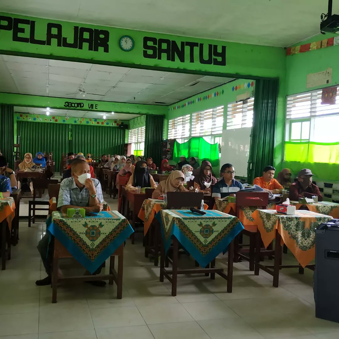 EvaRoza9's tweet photo. Late Post 
Pendampingan RAT KPN SMP N 3 Lubuk Basung
Tgl 03 Maret 2022

@PENYULUH_COOP
@KemenkopUKM 
#penyuluhkoperasi 
#ppklkemenkopukmri
#ppklindonesia 
#ppklsumaterabarat 
#ppklkabupatenagam 
#KoperasiKeren 
#depcoop https://t.co/1K0TrAyYib