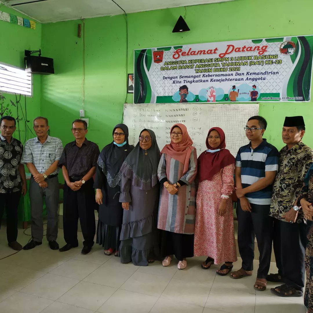 EvaRoza9's tweet photo. Late Post 
Pendampingan RAT KPN SMP N 3 Lubuk Basung
Tgl 03 Maret 2022

@PENYULUH_COOP
@KemenkopUKM 
#penyuluhkoperasi 
#ppklkemenkopukmri
#ppklindonesia 
#ppklsumaterabarat 
#ppklkabupatenagam 
#KoperasiKeren 
#depcoop https://t.co/1K0TrAyYib