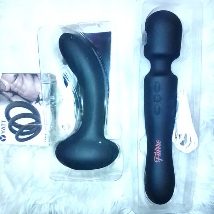 Black on Black Vibrators and cock Ring by @sinctyblkdmd https://t.co/lJOTw7rNBo Find it on #ManyVids<a class="tags" href="/tag/sinctyblkdmd">@sinctyblkdmd</a><a href="/tag/manyvids"class="tags"><span>#manyvids</span></a>