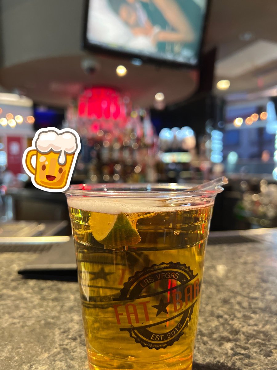 kalolemar's tweet photo. Chillin out! #vegas #vegasstrip #lasvegas (@ Fatbar in Las Vegas, NV) https://t.co/XBlWQxHx8D https://t.co/GHqU95807y