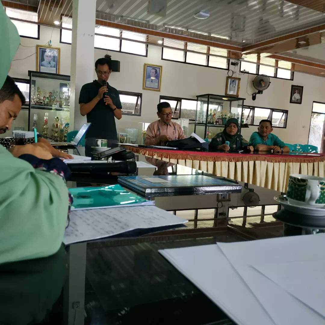 EvaRoza9's tweet photo. Late Post 
Pendampingan RAT Kop. Konsumen SMA N Agam Cendekia
Tgl 12 Maret 2022

@PENYULUH_COOP
@KemenkopUKM 
#penyuluhkoperasi 
#ppklkemenkopukmri
#ppklindonesia 
#ppklsumaterabarat 
#ppklkabupatenagam 
#KoperasiKeren 
#depcoop https://t.co/9NRkK2hTc7