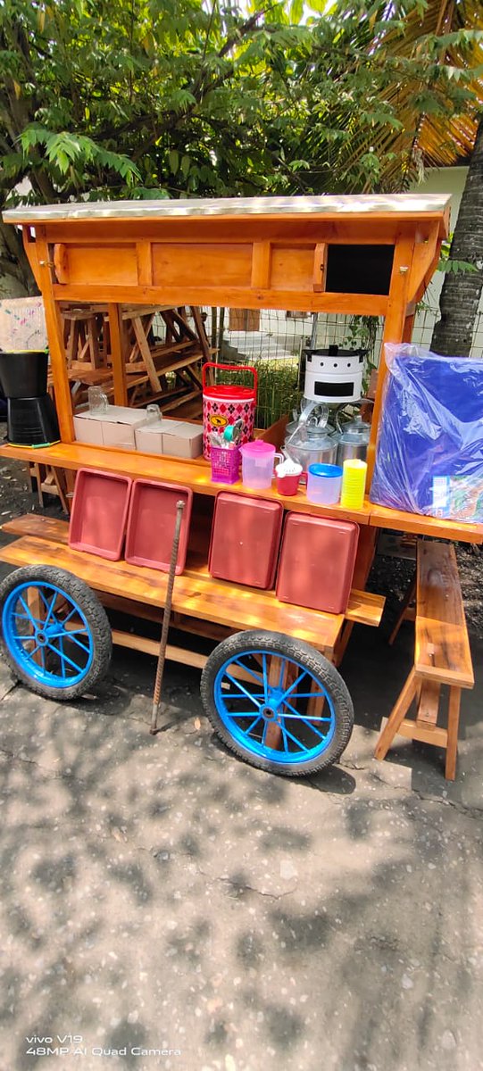 OxGGMU's tweet photo. @Jayecane I will use it to build a business to buy carts and help my relatives and friends whose businesses have been destroyed due to the pandemic. https://t.co/bfoFRMVE89
