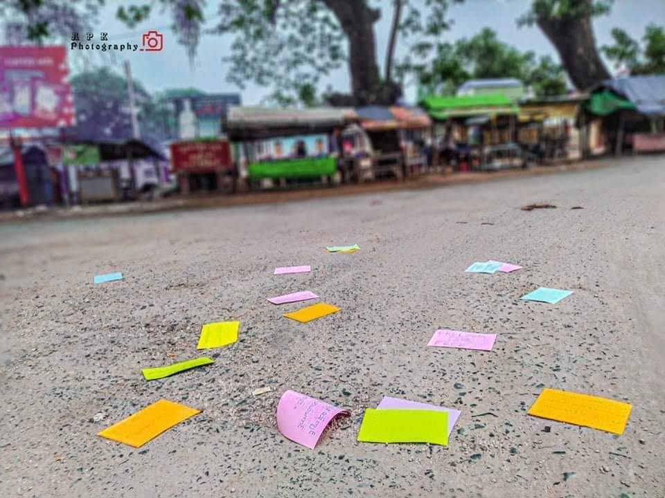 thandarwin01's tweet photo. Despite tight control by military terrorists, Latpadaung and Depayin strike froces jointly protest against fascist junta at the west side of Chindwin river.
#2022Mar30Coup 
#SaveAbducteesLives 
#WhatsHappeningInMyanmar https://t.co/ypbKs6ZFYx