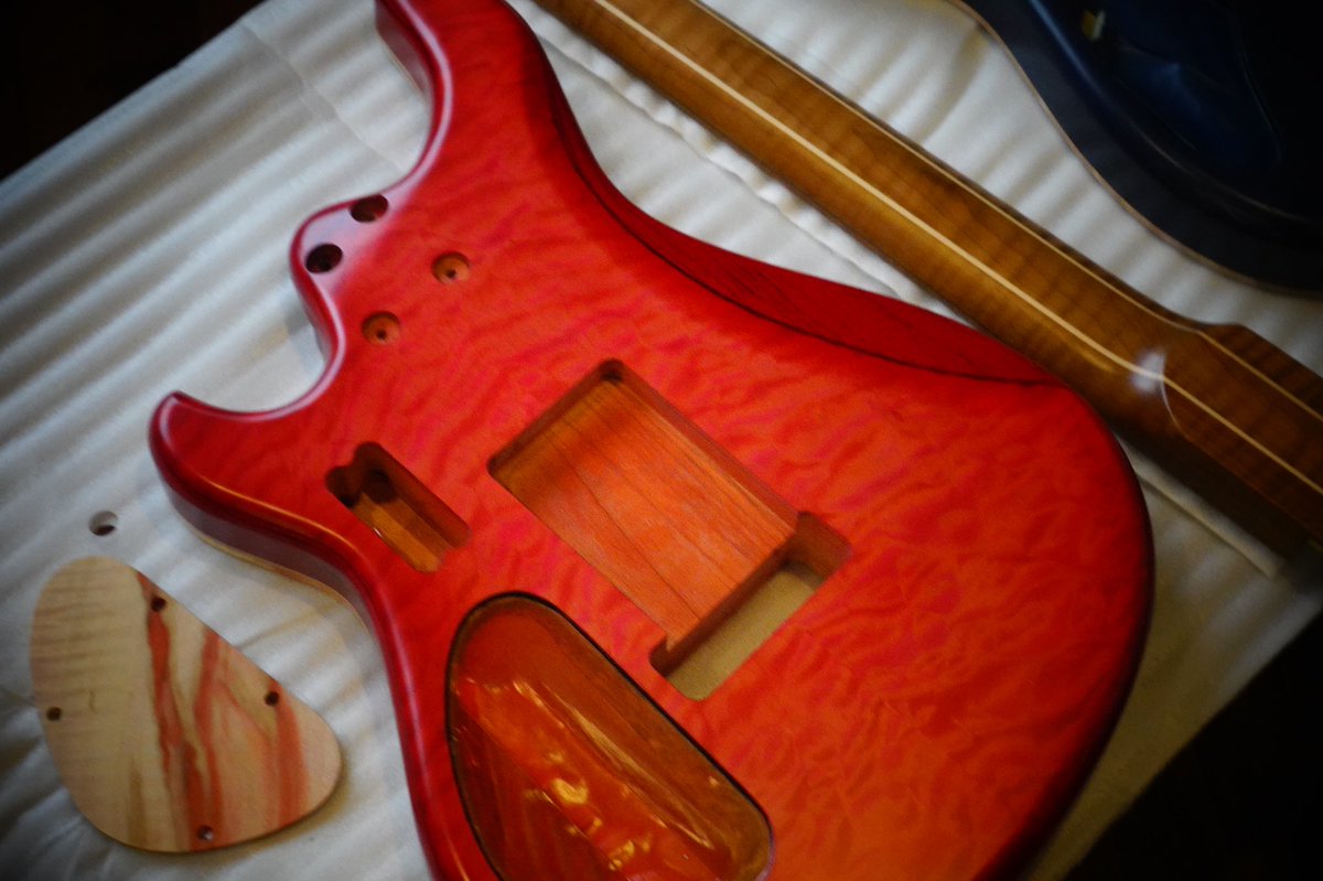 shima_shizuoka's tweet photo. Altero Custom Guitarsが、中止になってしまったサウンドメッセ用に進めていた秘蔵のショウモデルを、2022年秋開催予定の島村楽器Guitar Lovers Show(#ギタラバ)に向けて、製作を再開頂きます。
ここから2022年仕様を盛り込んでいきます!
#BoxelderMaple https://t.co/aQESCWof8f
