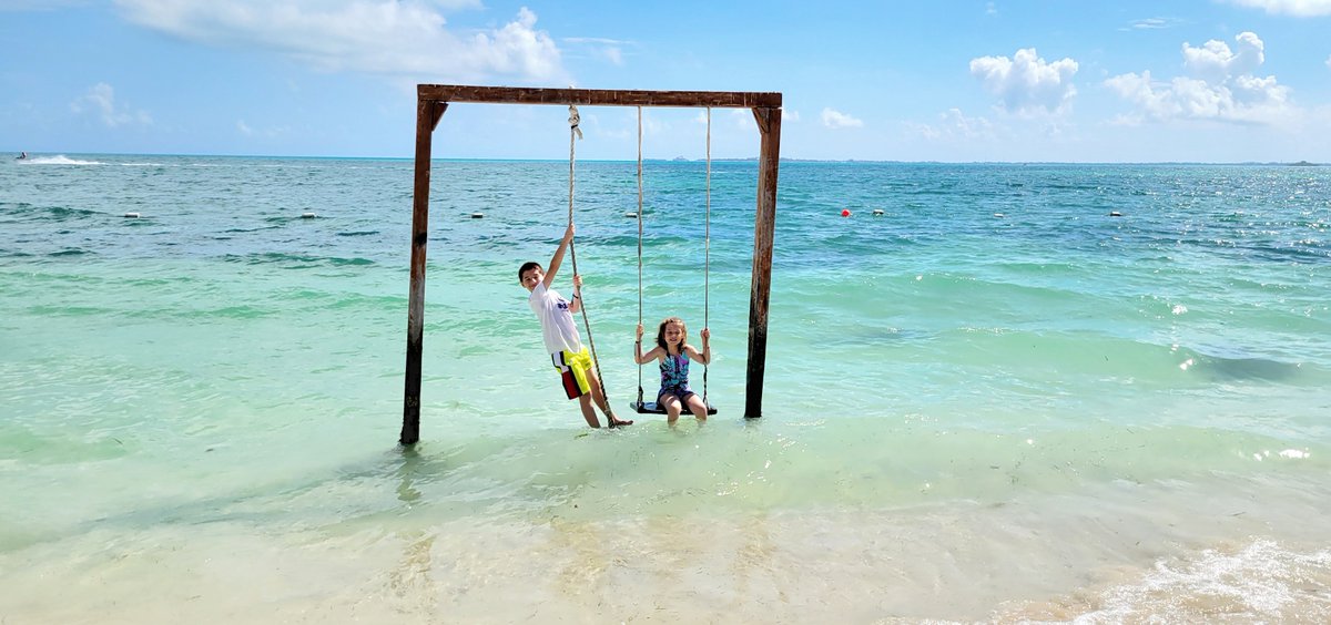 LoneStarTravel's tweet photo. Estudio Playa Mujeres Spring Break #LonestarTravel https://t.co/6k6IE80o5e