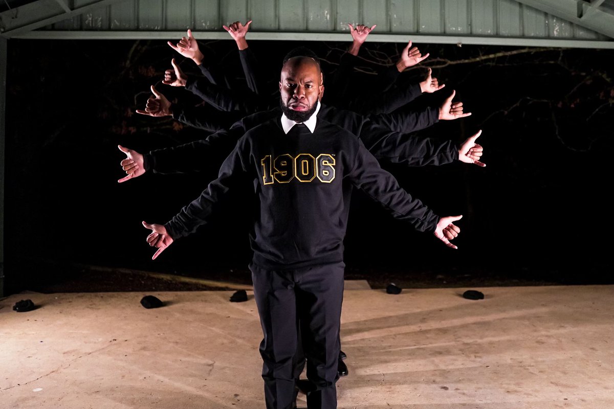 jrdavisroger's tweet photo. Ooooh it’s cold in here — there must be some Alphas in the atmosphere! 🤙🏾❄️
ΑΦΑ - ΠΣΛ - SPR 22
•
•
•
#ΑΦΑ #PhlyAlphas #aphia #1906 #AlphaPhiAlpha #ColdPhront https://t.co/6PMaXRRiBA